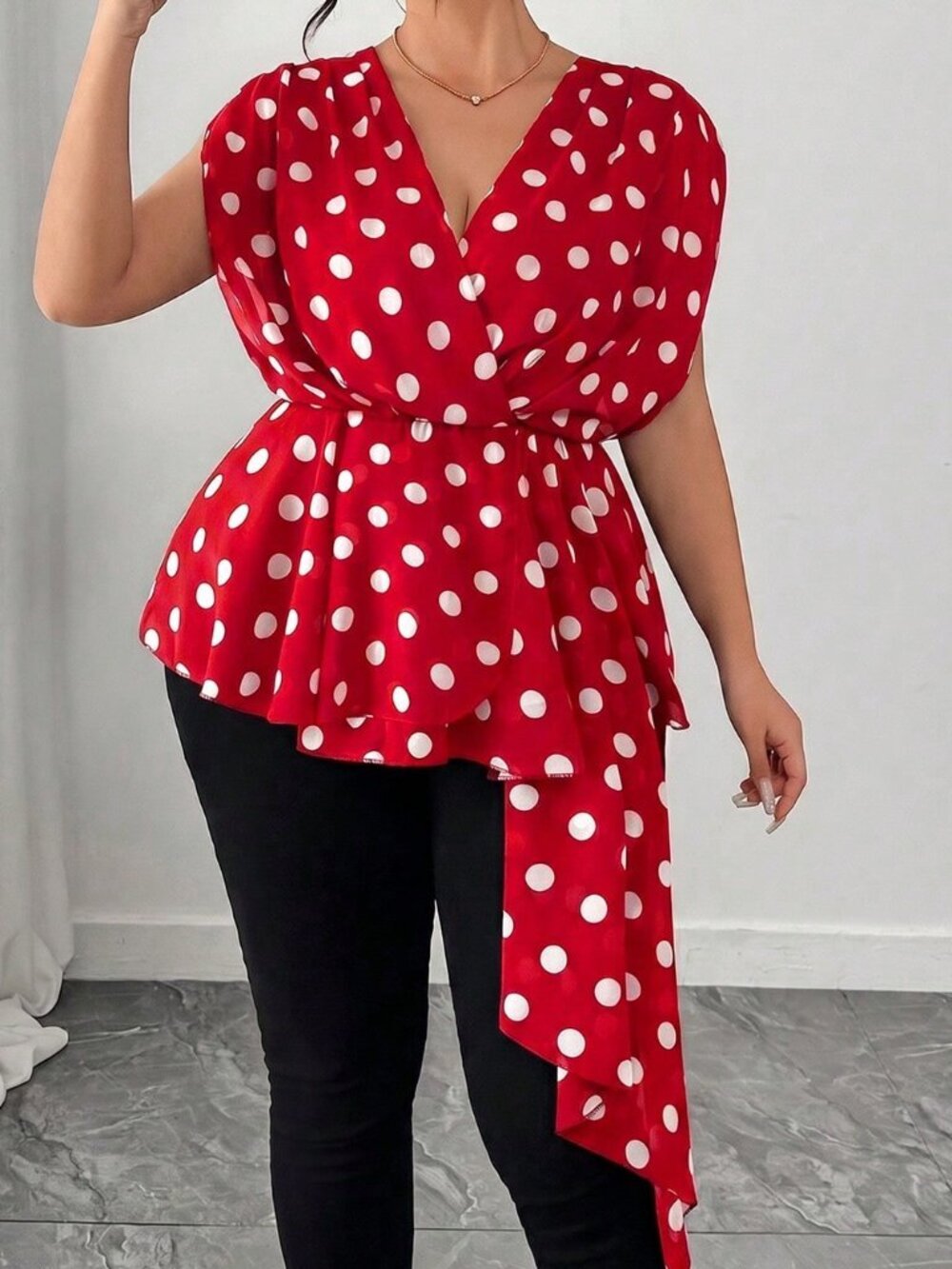 Red Casual Women's Polka Dot Print V-Neck Batwing Sleeve Blouse